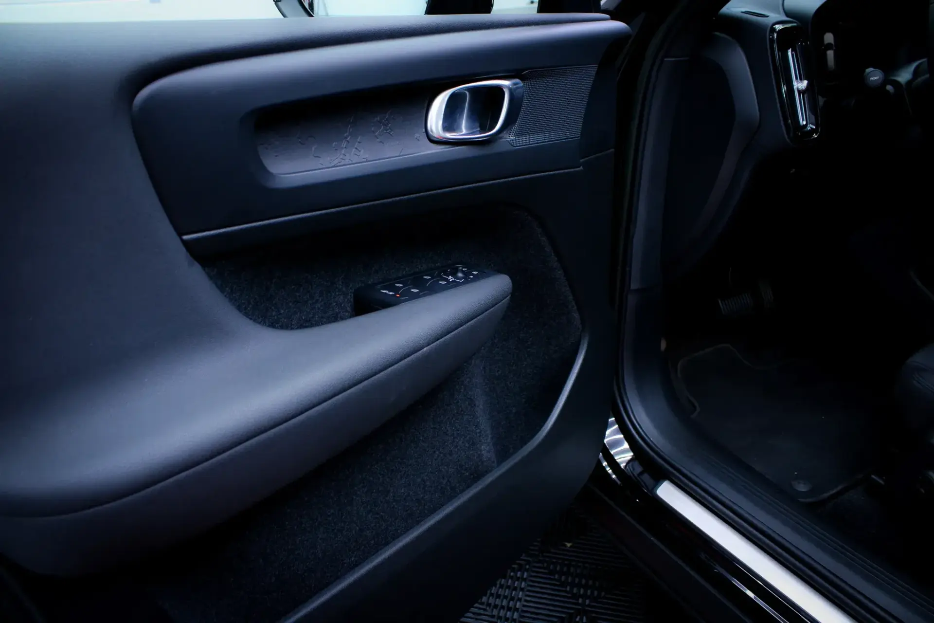 Volvo XC 40 Recharge 69 kWh Single Motor Core 6