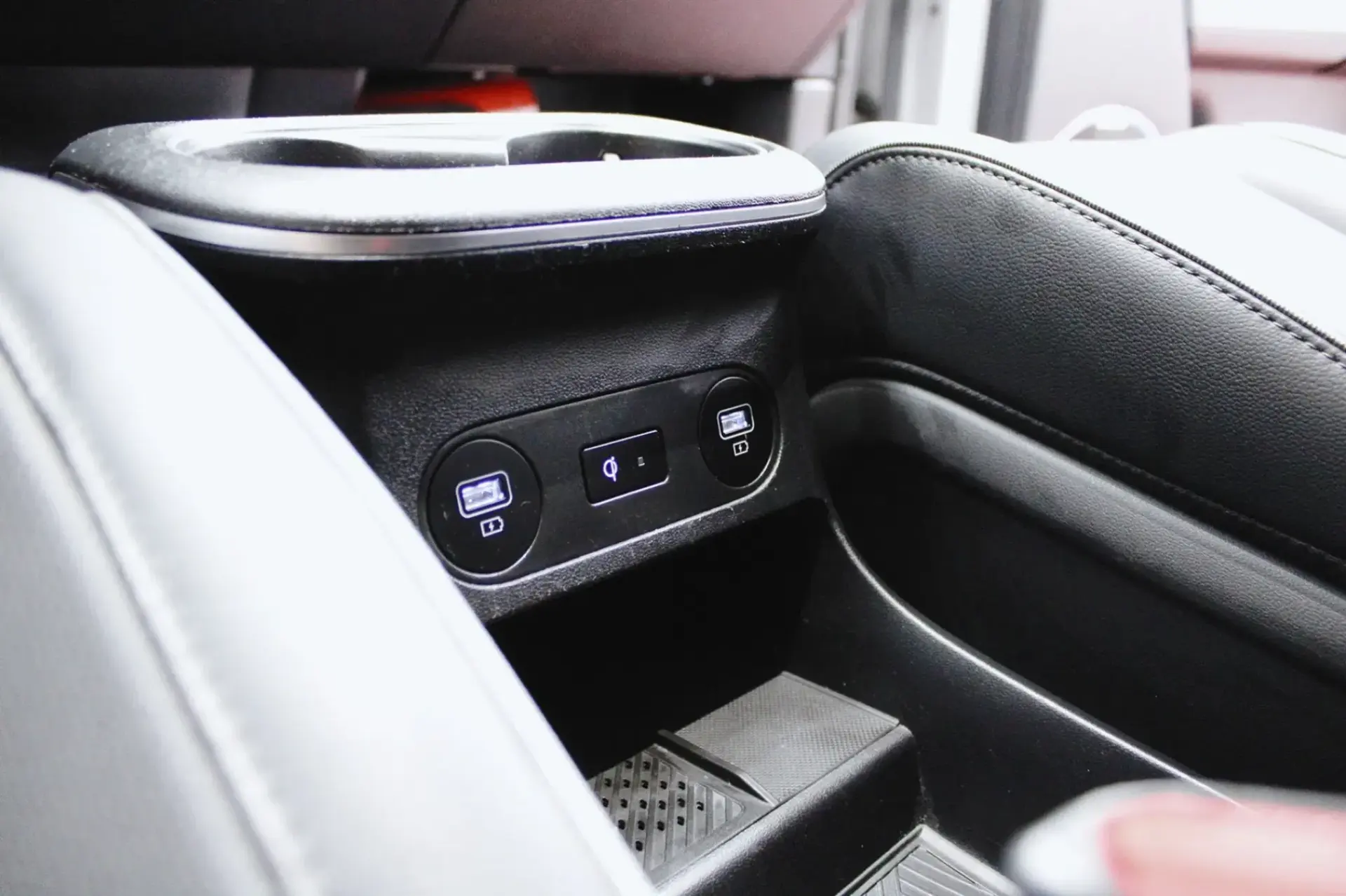 Hyundai Ioniq 5 73kWh Plug & Power+Tejadilho Solar 33