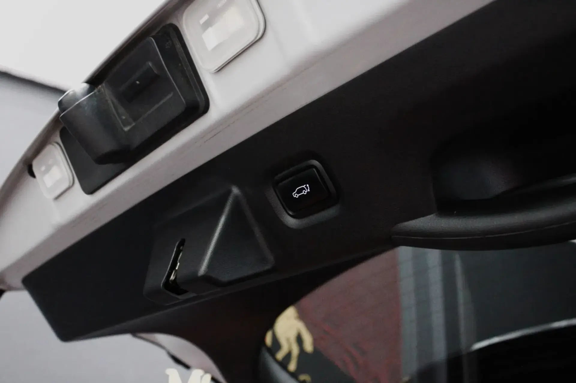 Hyundai Ioniq 5 73kWh Plug & Power+Tejadilho Solar 38