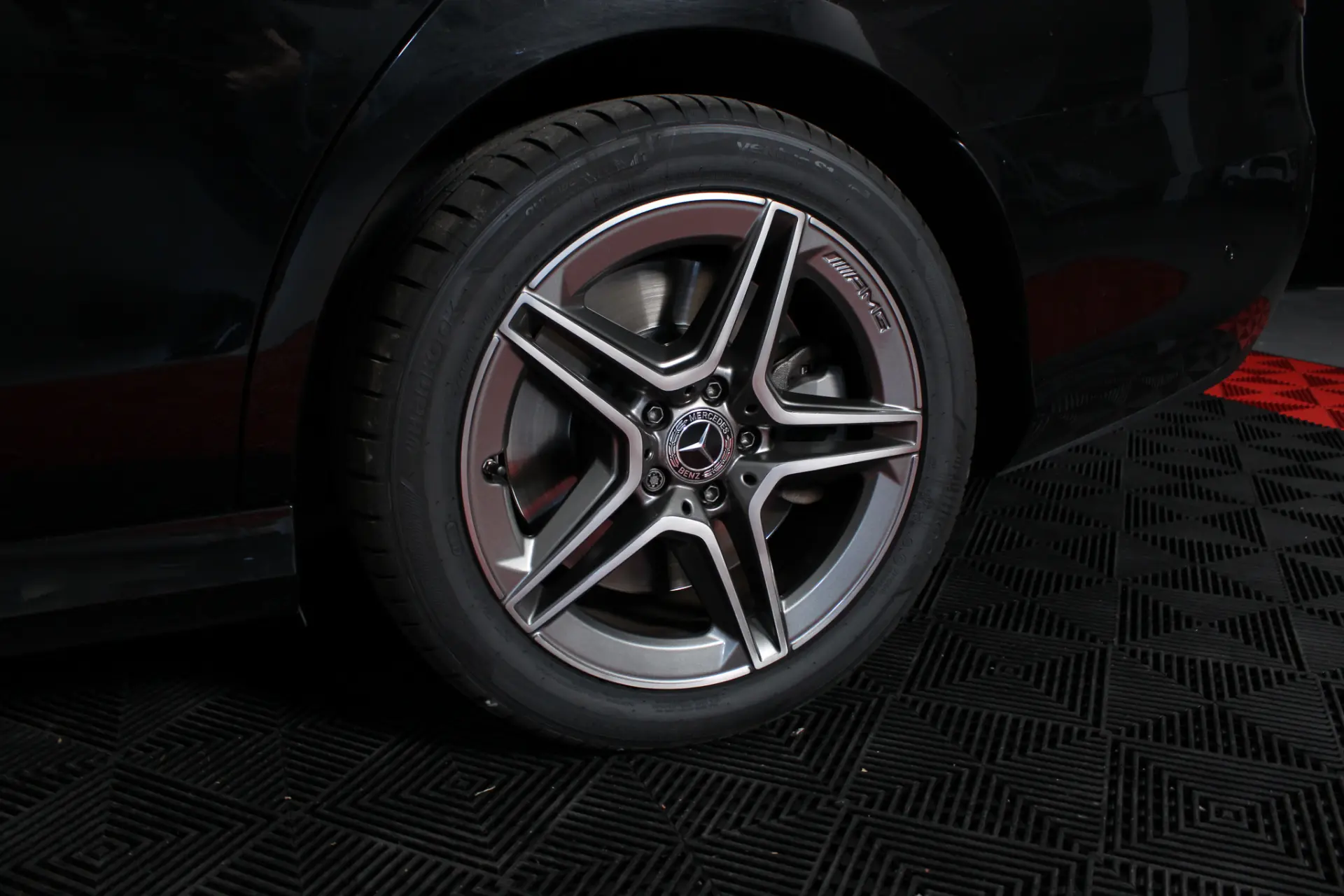 Mercedes-Benz E 300 de AMG Line 4Matic 12