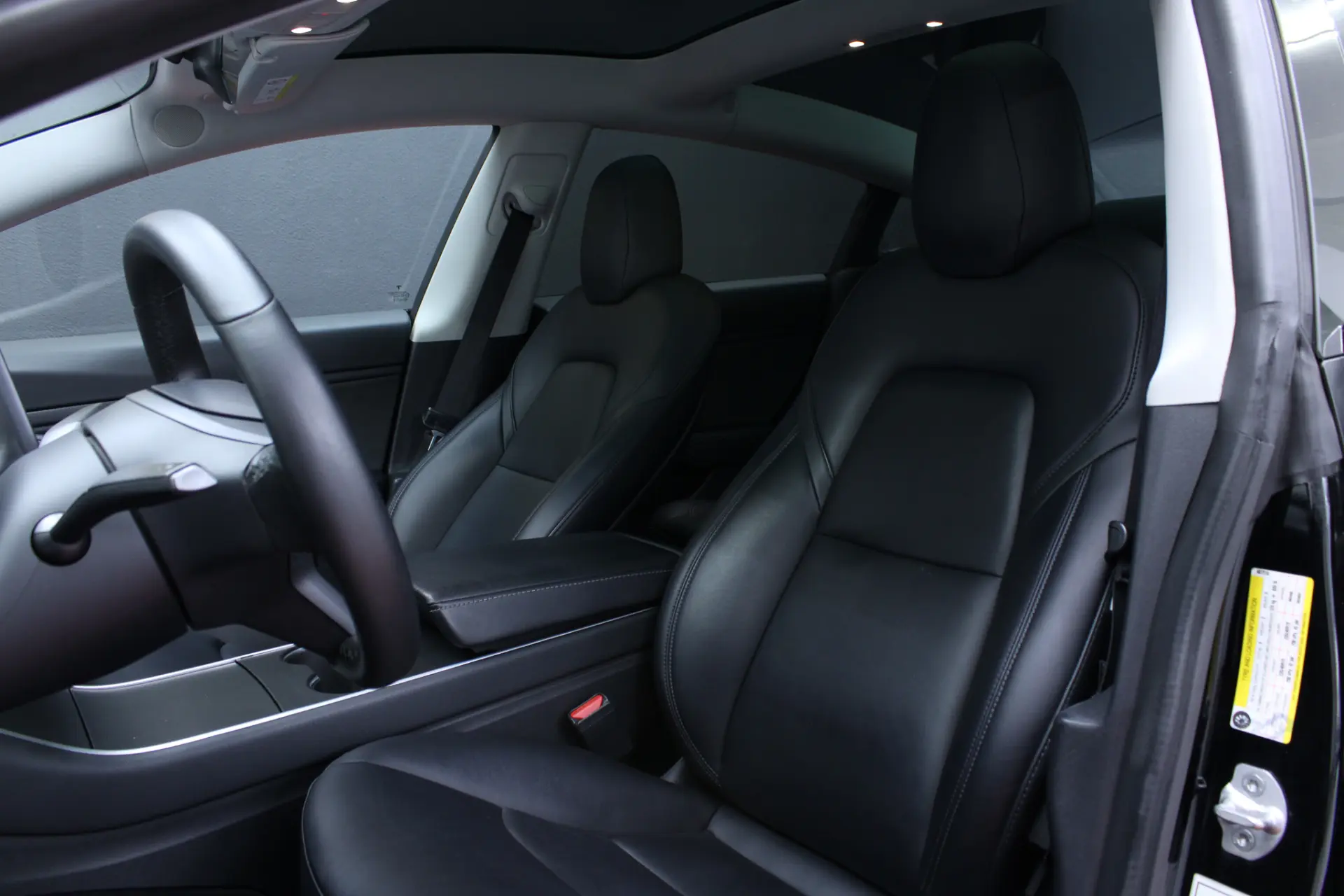 Tesla Model 3 Long-Range Dual Motor AWD 11