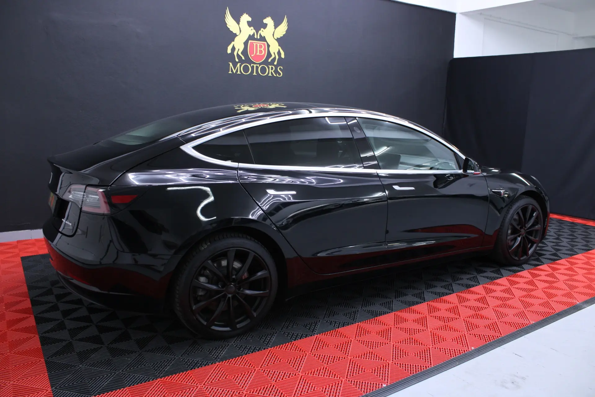 Tesla Model 3 Long-Range Dual Motor AWD 2