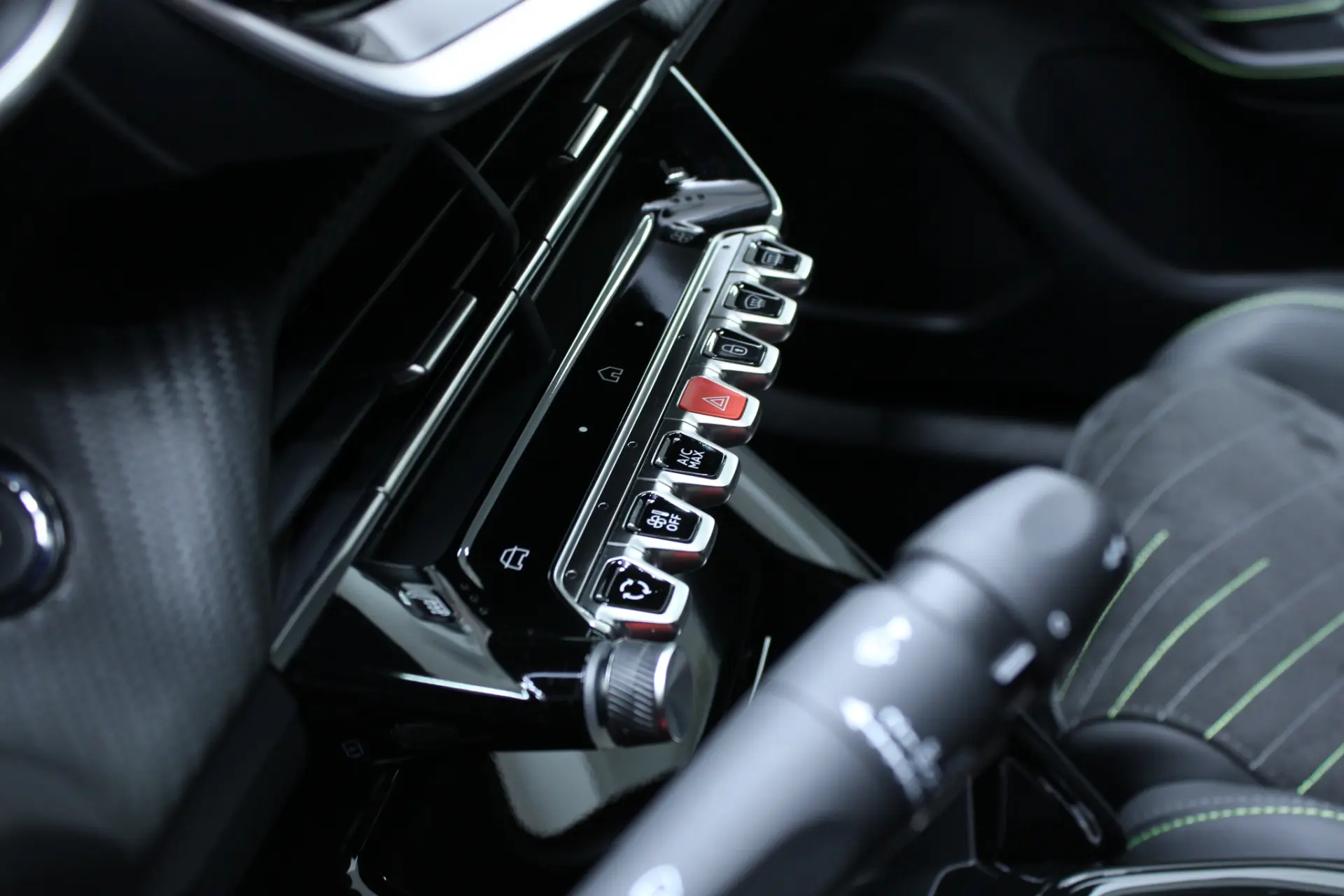 Peugeot e-2008 54 kWh GT 33