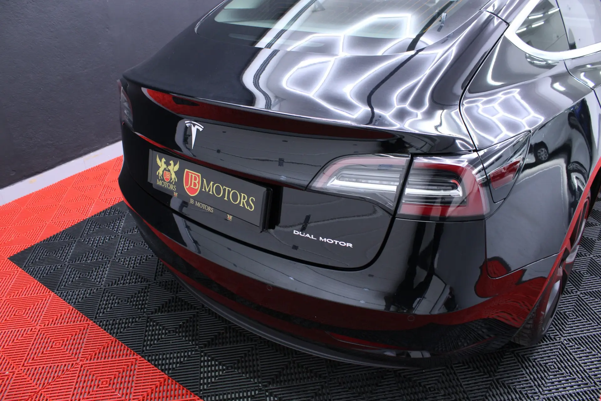 Tesla Model 3 Long-Range Dual Motor AWD 6
