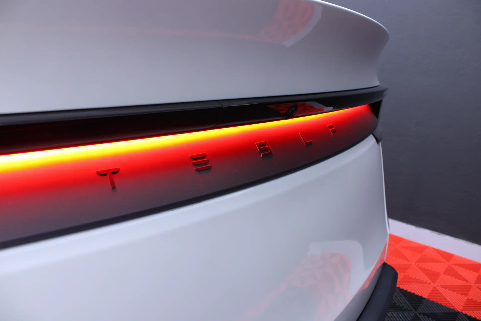 Tesla Model Y Standard 7