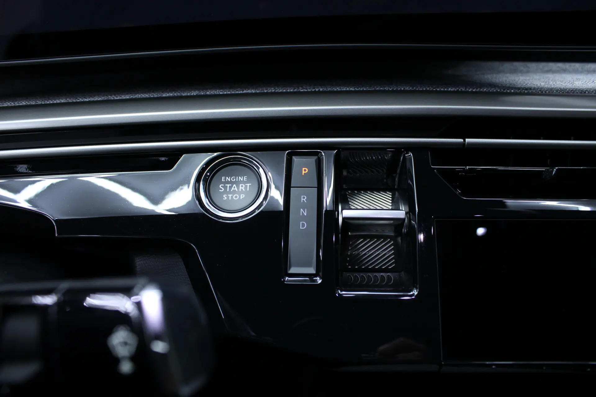 Peugeot E-3008 73 kWh Allure 19