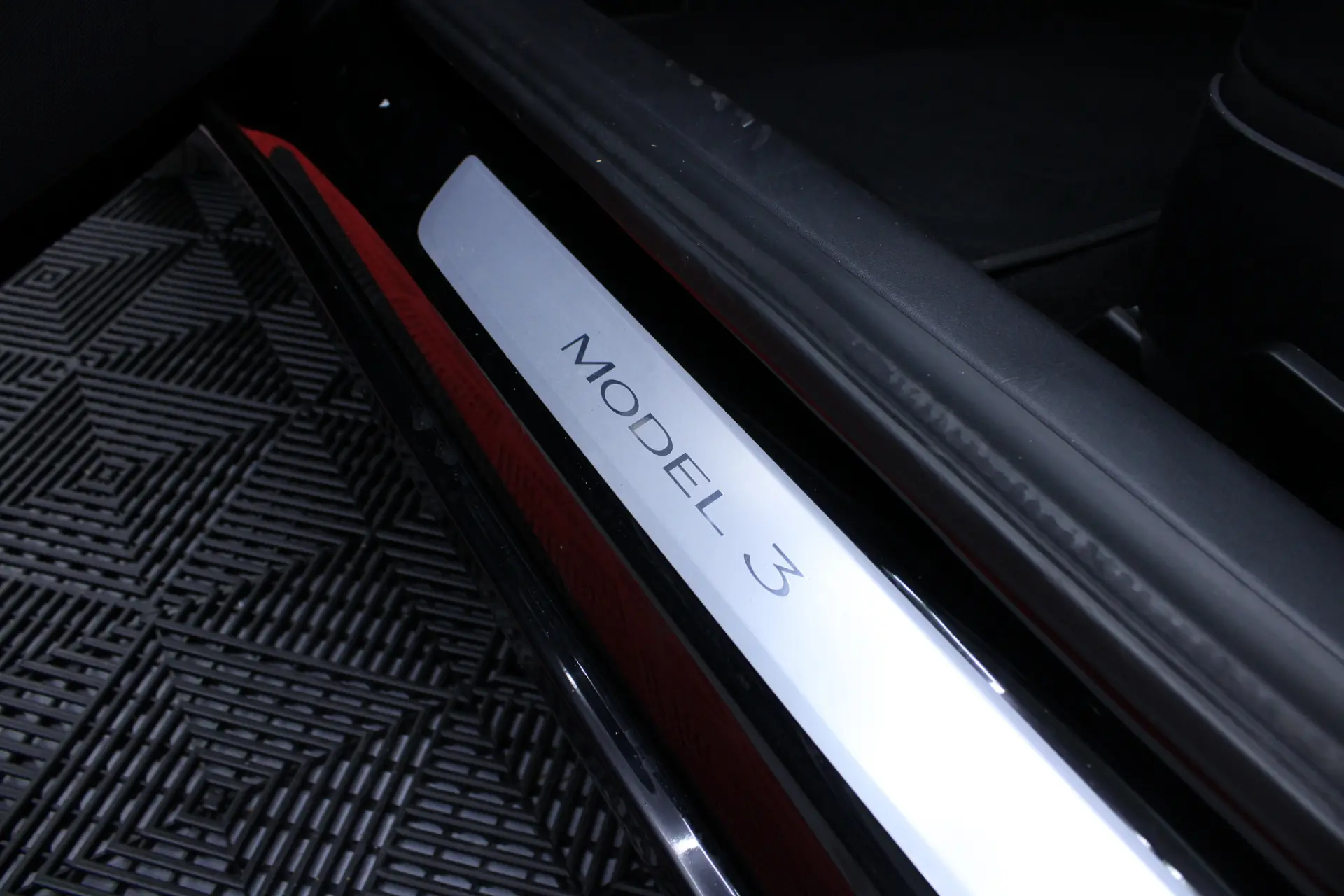 Tesla Model 3 Long-Range Dual Motor AWD 10