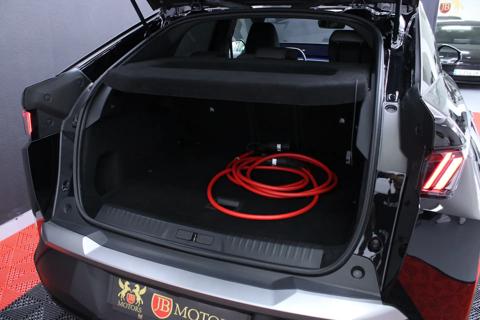 Peugeot E-3008 73 kWh Allure 7