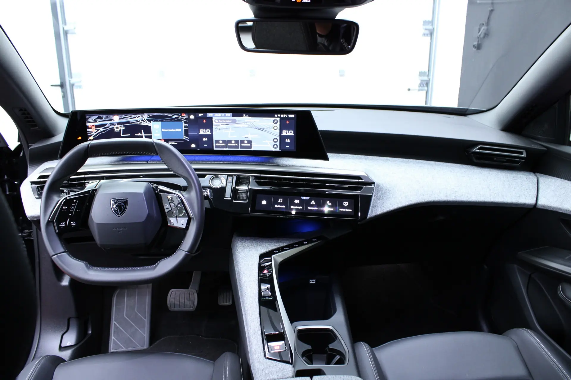 Peugeot E-3008 73 kWh Allure 18