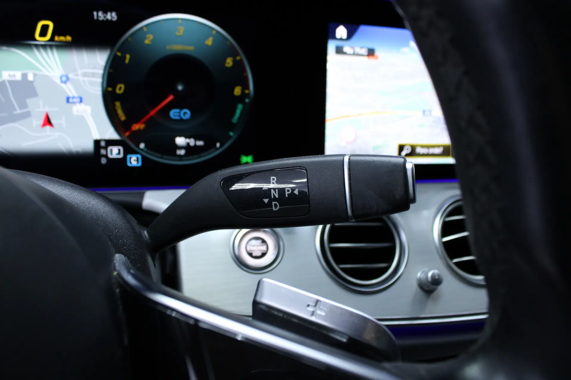Mercedes-Benz E 300 de AMG Line 4Matic 21