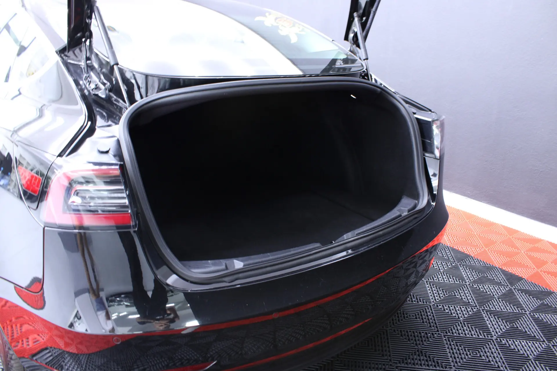 Tesla Model 3 Long-Range Dual Motor AWD 7