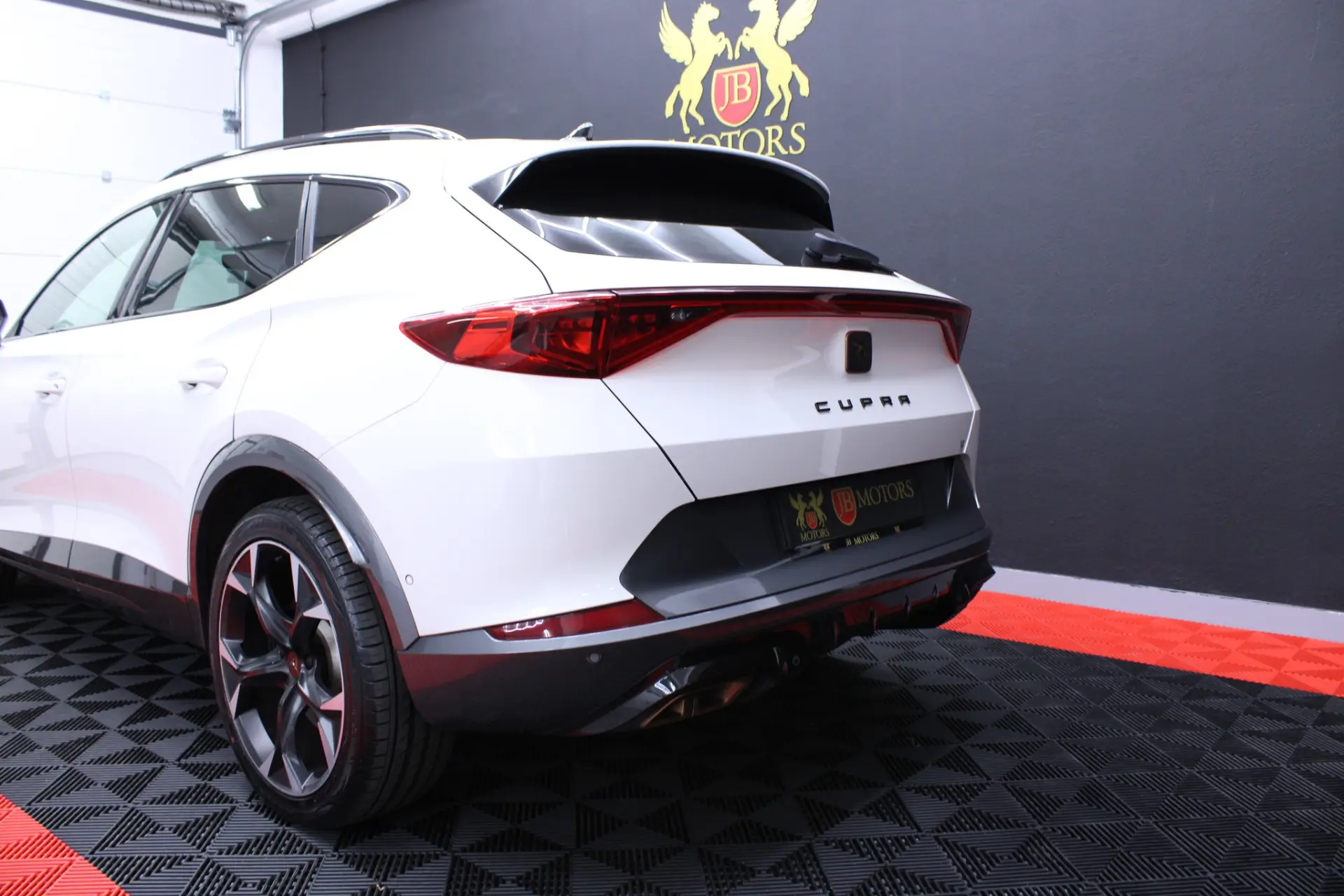 Cupra Formentor 1.4 e-Hybrid DSG VZ 4