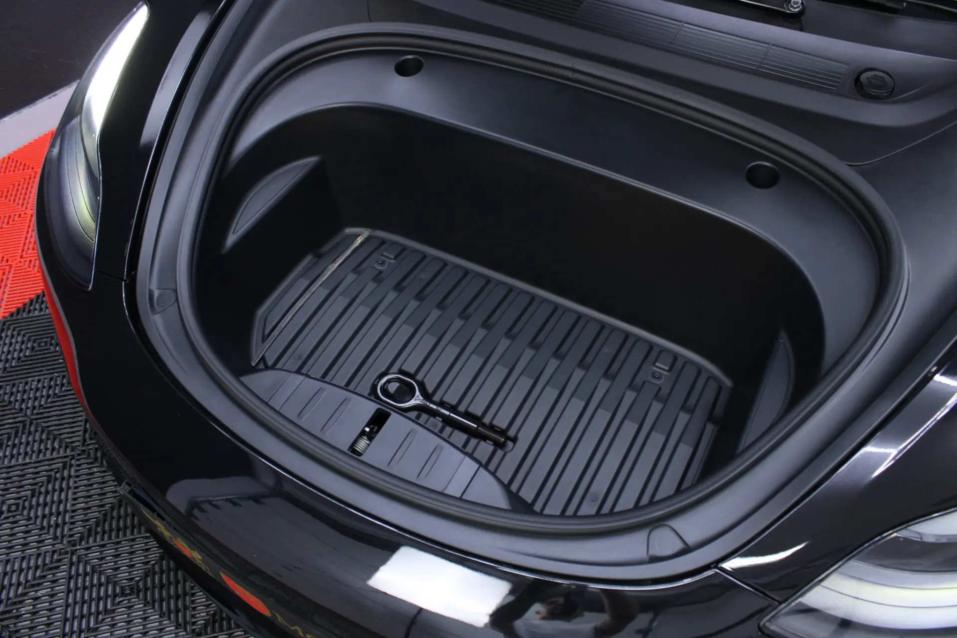 Tesla Model 3 Standard Range Plus RWD 5
