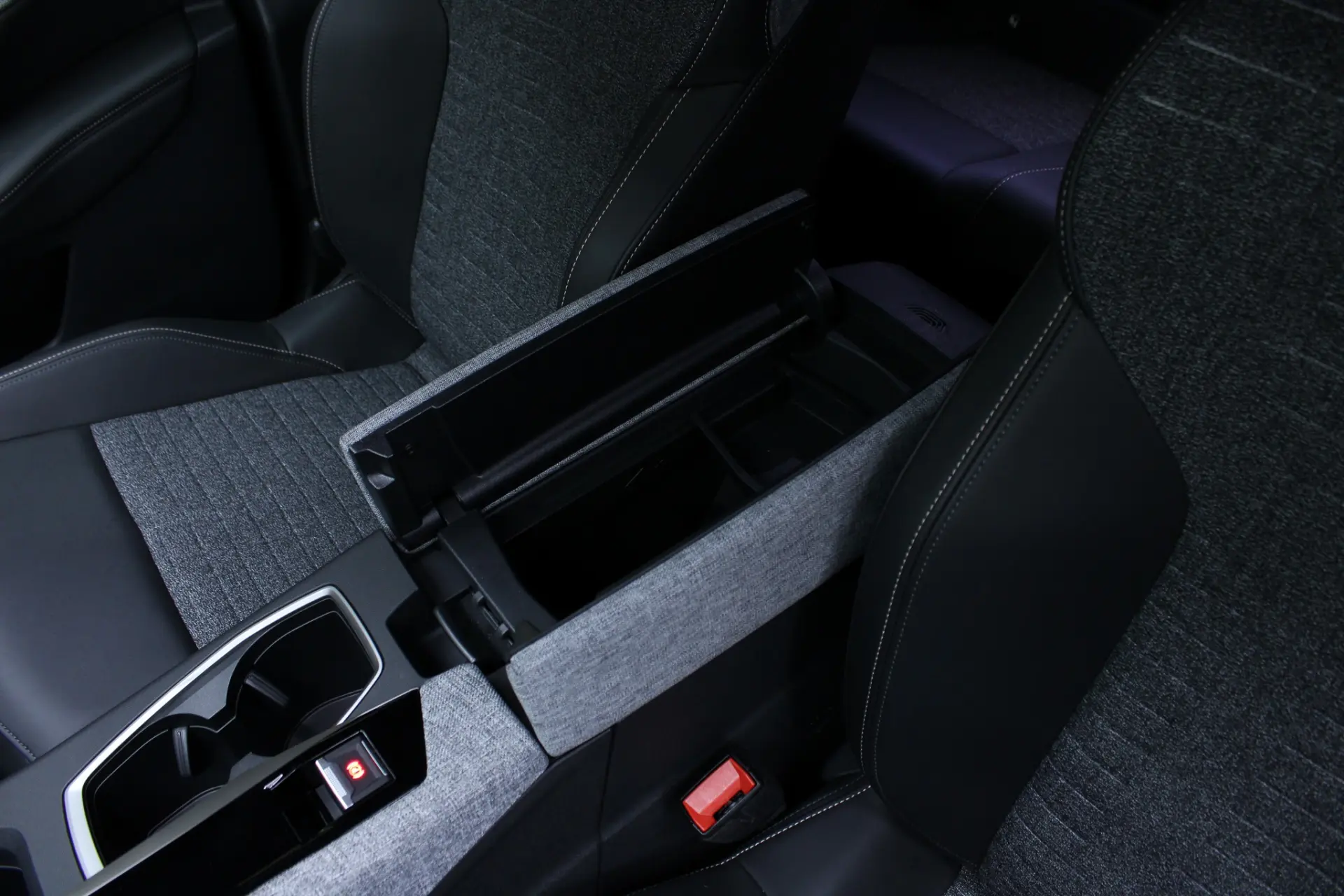 Peugeot E-3008 73 kWh Allure 14