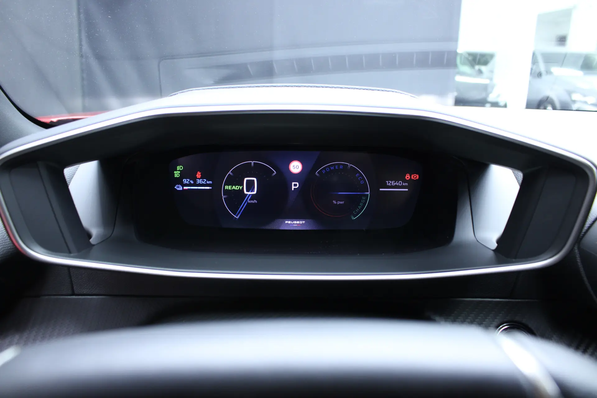 Peugeot e-2008 54 kWh GT 12