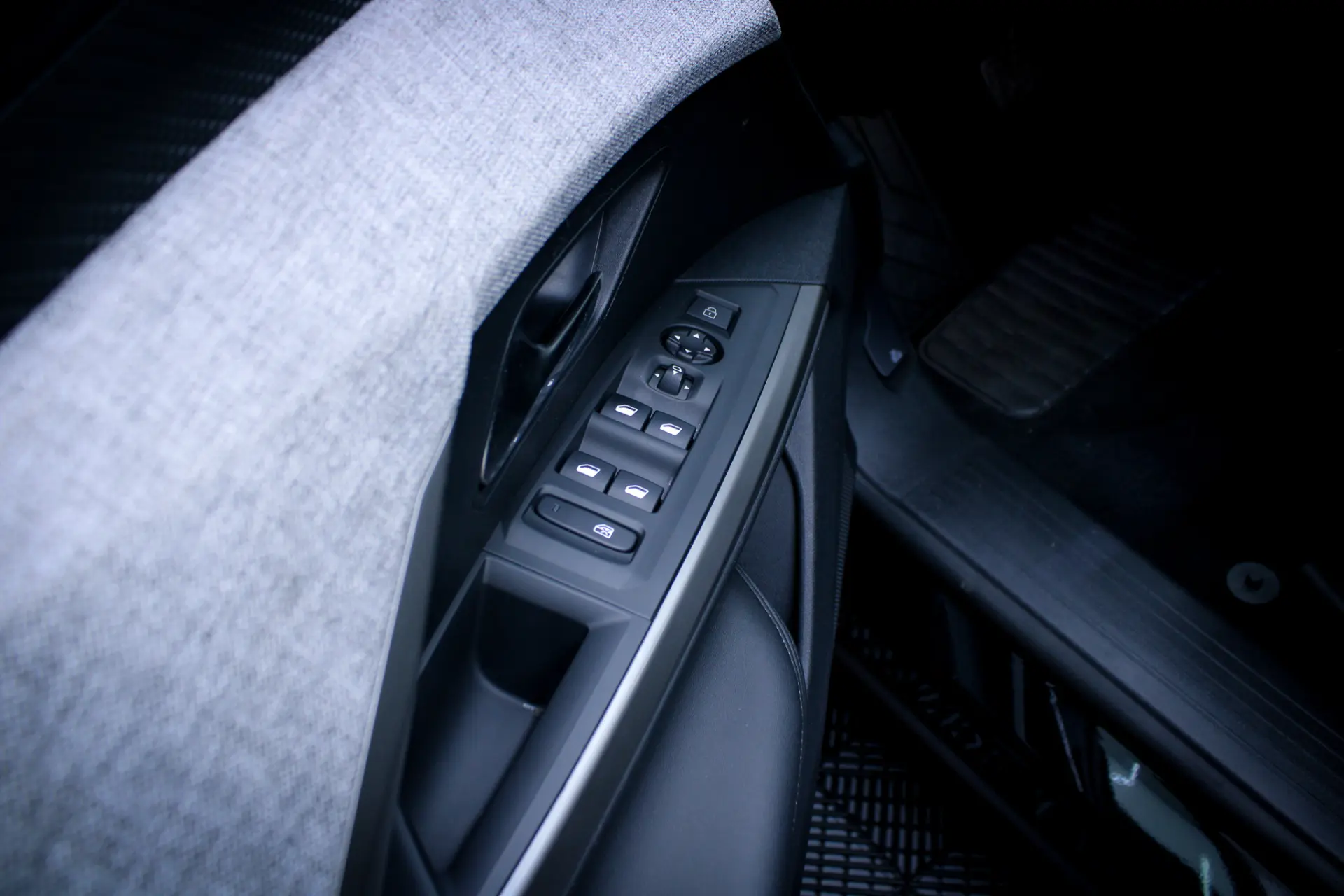 Peugeot 5008 1.2 Hybrid Allure Pack e-DCS6 13