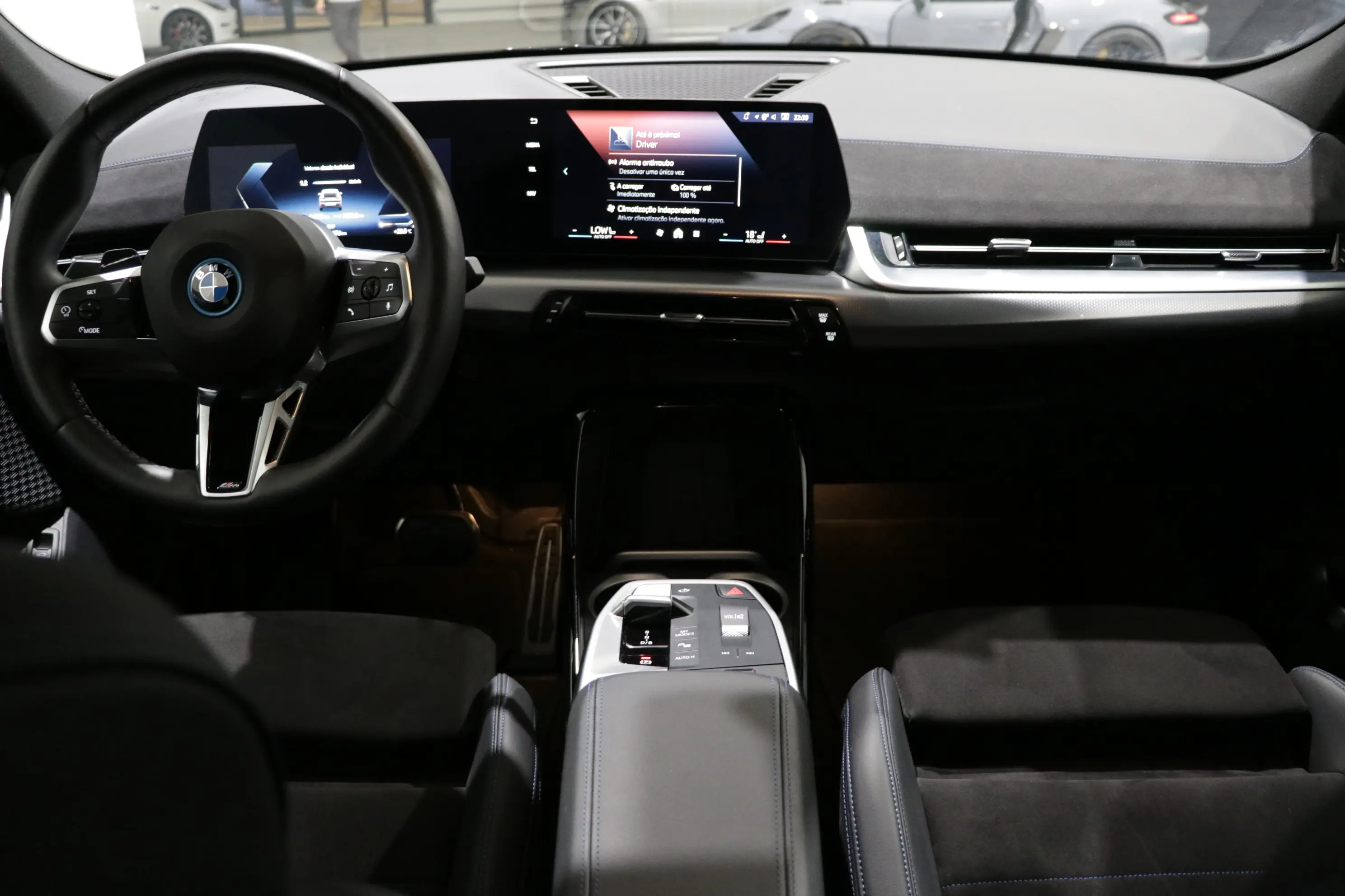BMW iX2 eDrive20 Pack Desportivo M Pro