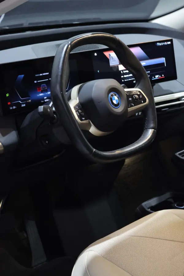 BMW iX xDrive 40 Pack Desportivo 10