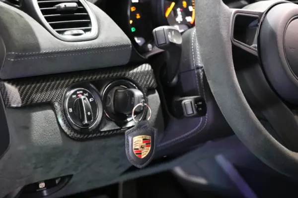 Porsche 718 Cayman 24