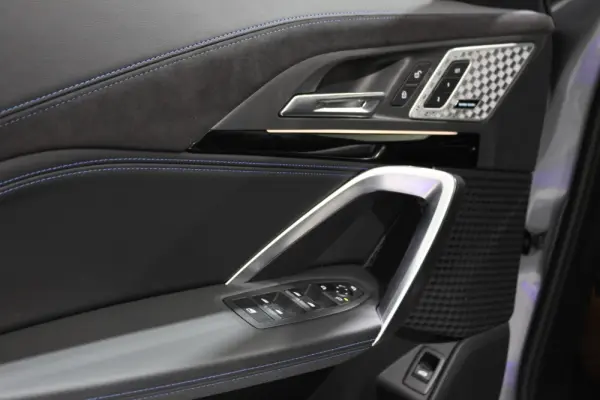 BMW iX2 eDrive20 Pack Desportivo M 7