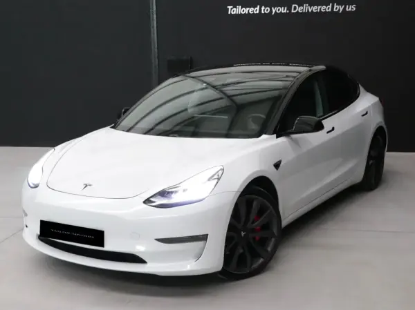 Tesla Model 3 Performance Dual Motor AWD 2