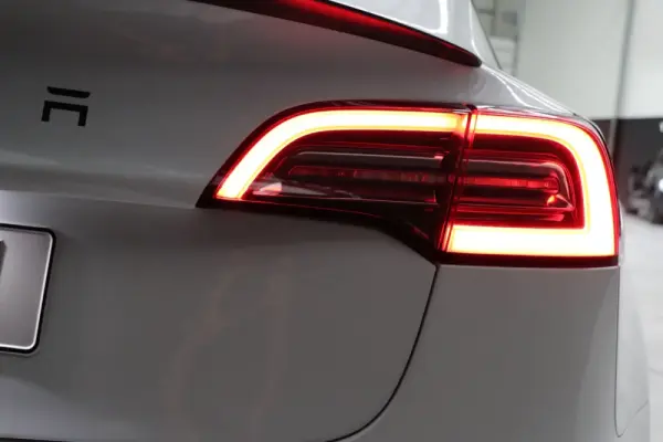 Tesla Model 3 Performance Dual Motor AWD 5