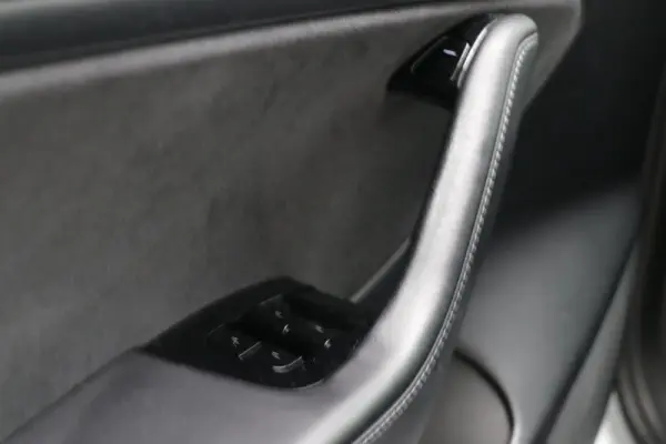 Tesla Model 3 Performance Dual Motor AWD 11