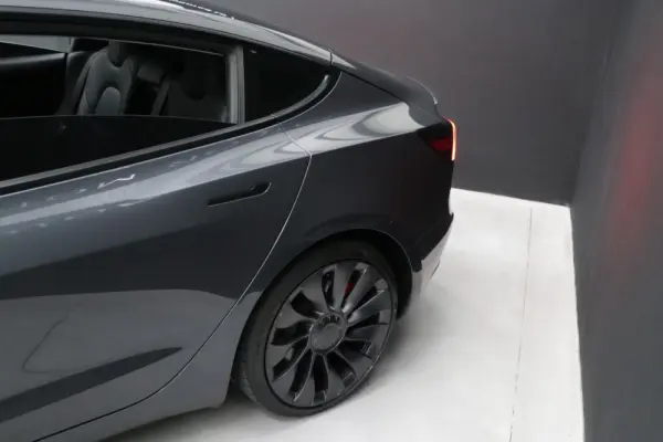 Tesla Model 3 Long Range AWD Dual Motor Performance 3