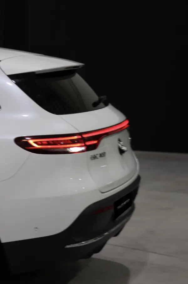 Mercedes-Benz EQC 400 4Matic AMG Line 8