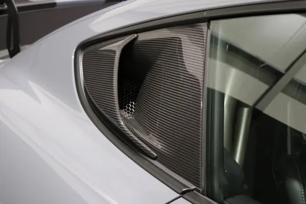 Porsche 718 Cayman 40