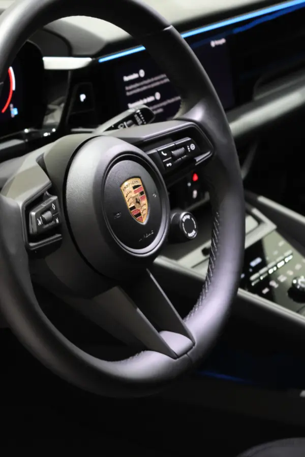 Porsche Macan Electric 14