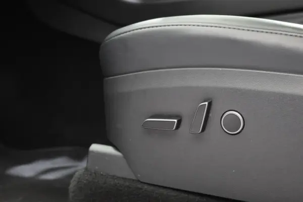 Tesla Model Y Long Range Dual Motor AWD 20