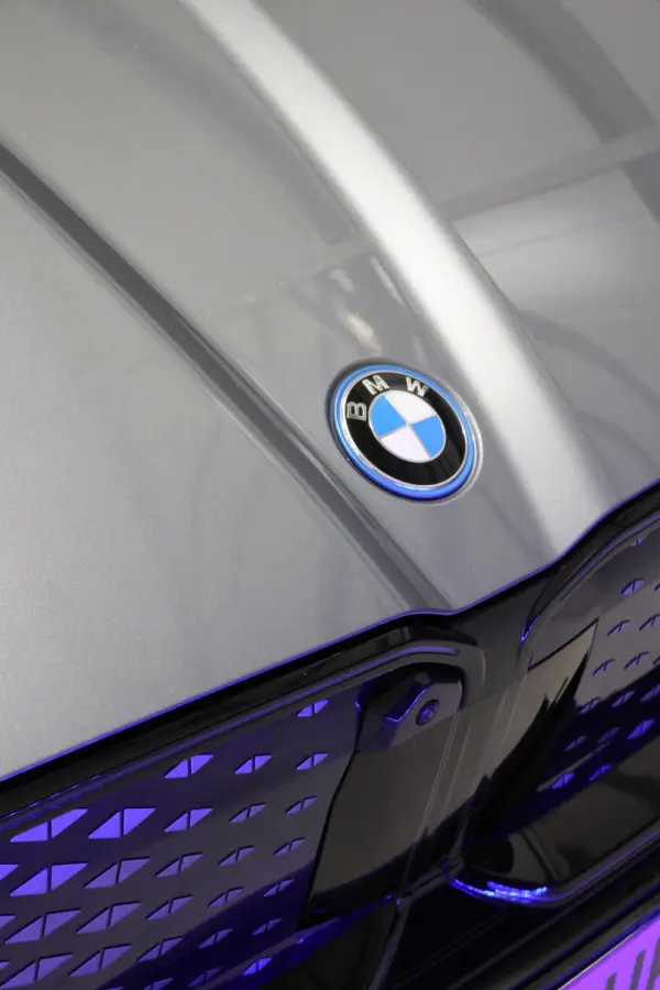 BMW iX2 eDrive20 Pack Desportivo M 5