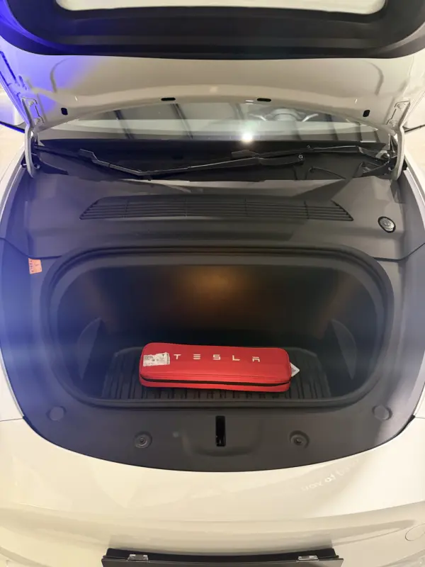 Tesla Model Y Long Range Dual Motor AWD 40