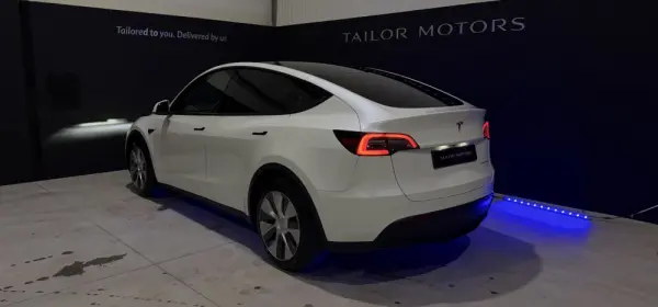Tesla Model Y Long Range Dual Motor AWD 8