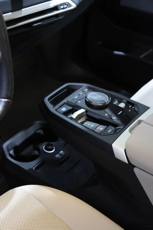 BMW iX xDrive 40 Pack Desportivo 17