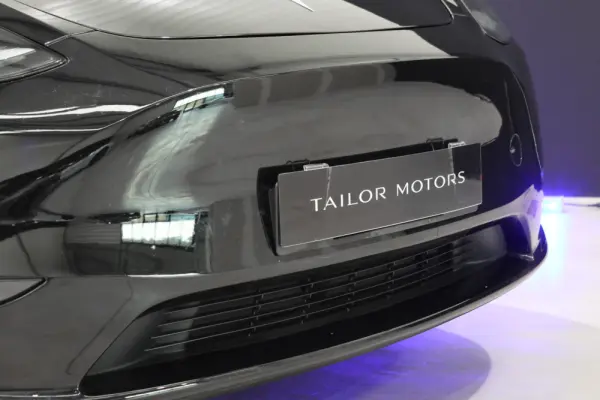 Tesla Model Y Long Range Dual Motor AWD 5