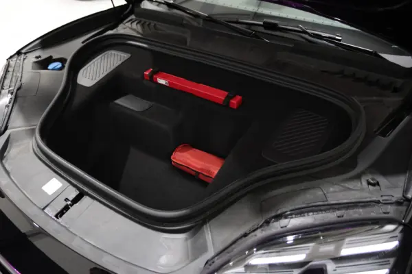 Porsche Macan Electric 26