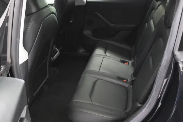 Tesla Model Y Long Range Dual Motor AWD 18