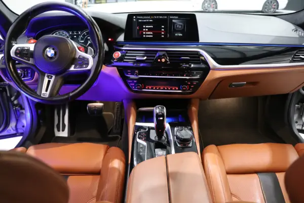 BMW M5 Competition 4