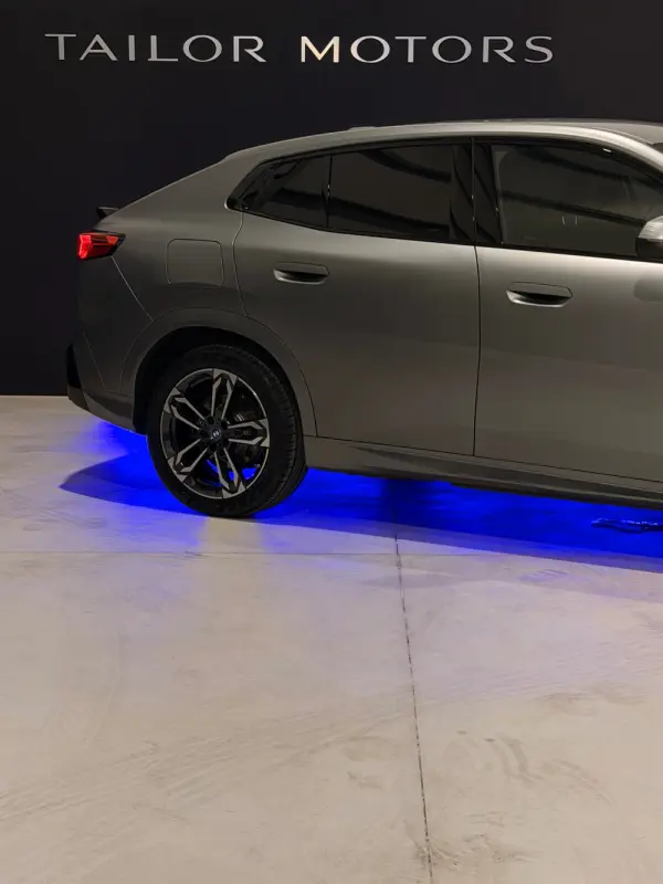 BMW iX2 eDrive20 Pack Desportivo M Pro 12