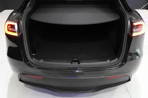 Tesla Model Y Long Range Dual Motor AWD 26