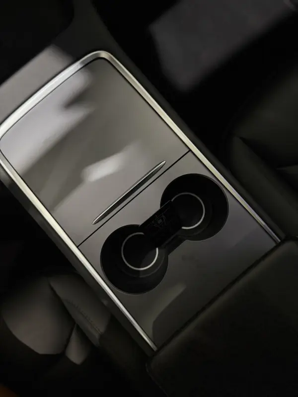 Tesla Model Y Long Range Dual Motor AWD 30