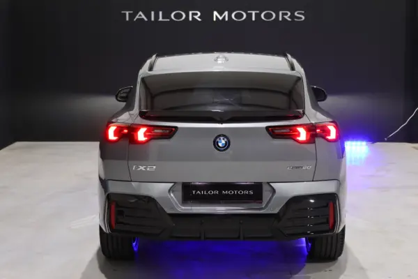 BMW iX2 eDrive20 Pack Desportivo M 2
