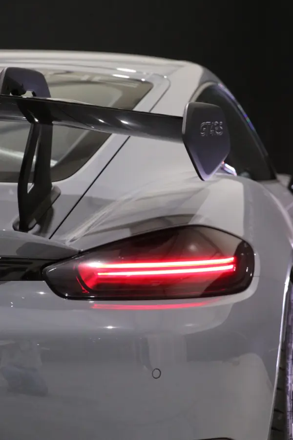 Porsche 718 Cayman 9