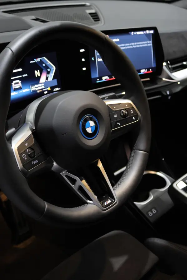 BMW iX2 eDrive20 Pack Desportivo M 10