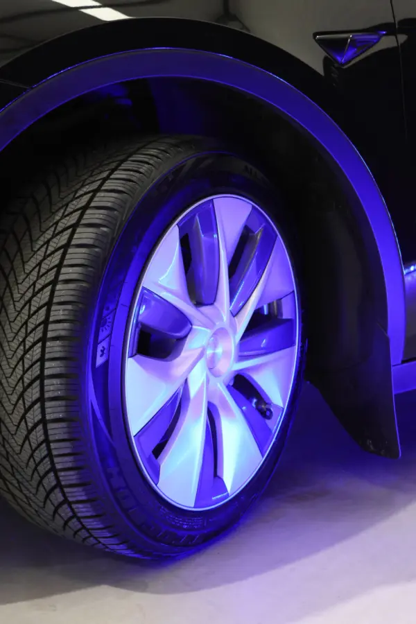 Tesla Model Y Long Range Dual Motor AWD 7
