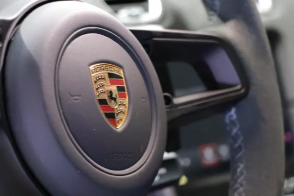 Porsche 718 Cayman 19