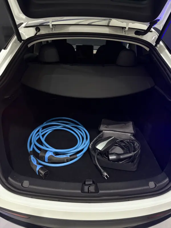 Tesla Model Y Long Range Dual Motor AWD 38
