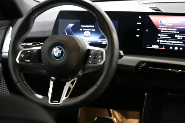 BMW iX2 eDrive20 Pack Desportivo M Pro 10